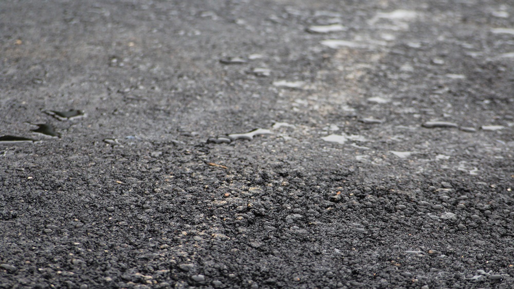 droga asfalt ulica po deszczu