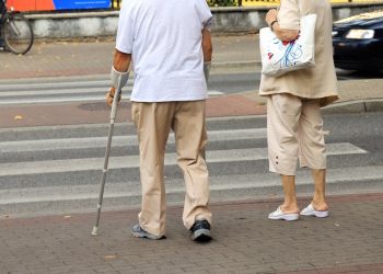 inwalida na o kulach niepelnosprawni bariery przejscie dla pieszych emeryci renta rencisci