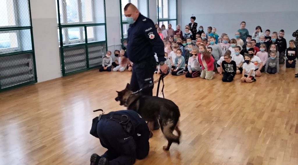Spotkanie z psem policyjnym KPP ELK
