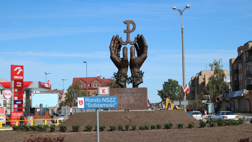 23 09 19 oblawa augustowska pomnik 15