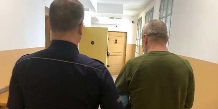 KPP Pisz zatrzymany 58 letni mieszkaniec Pisza na str