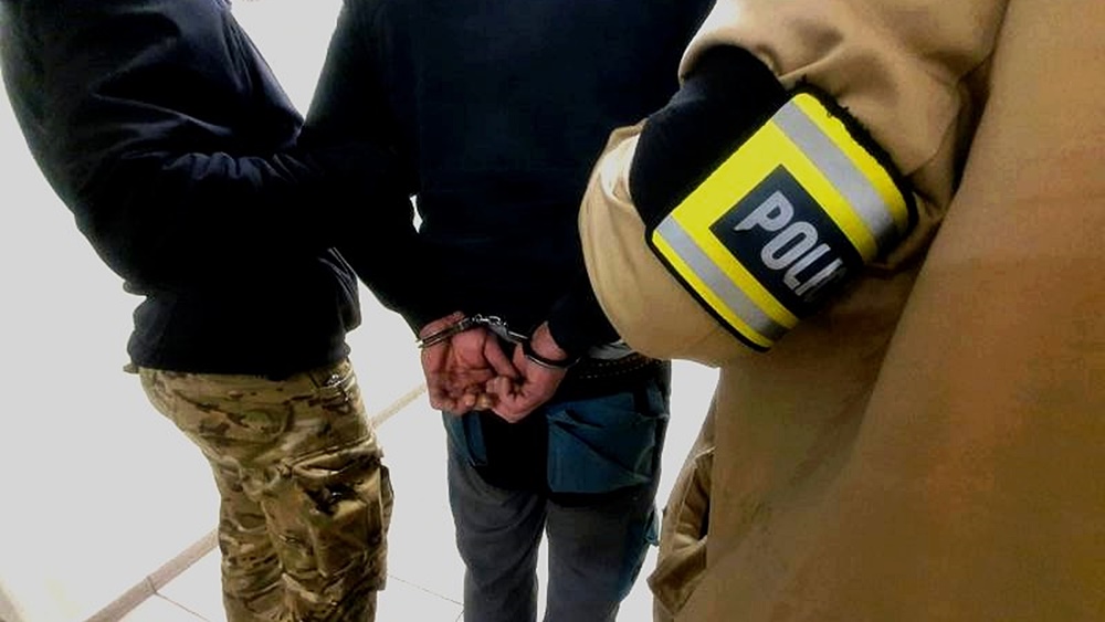 policja gov pl zdj ilustracyjne zatrzymanie areszt kajdanki