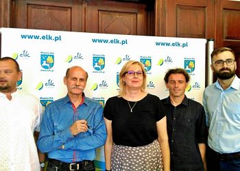 fot archiwum Radio5 od lewej: Adam Dobkowski, Krzysztof Wiloch, Anna Wojciechowska, Ireneusz Dzienisiewicz i Hubert Górski