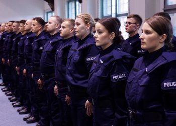 Nowi policjanci złożyli ślubowanie, fot. KWP Olsztyn