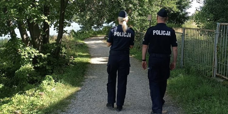 policyjny patrol, zdj. KPP w Olecku