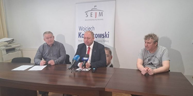 Konferencja odbyła się w biurze posła Wojciecha Kossakowskiego