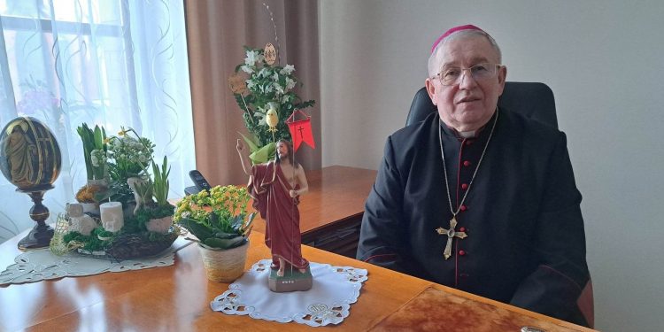 Ksiądz biskup Jerzy Mazur, Fot. Radio 5