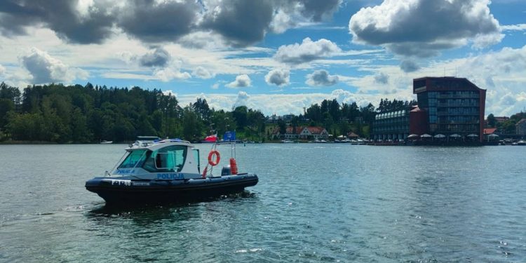 policja policyjni wodniacy zdj. KPP w Mragowie