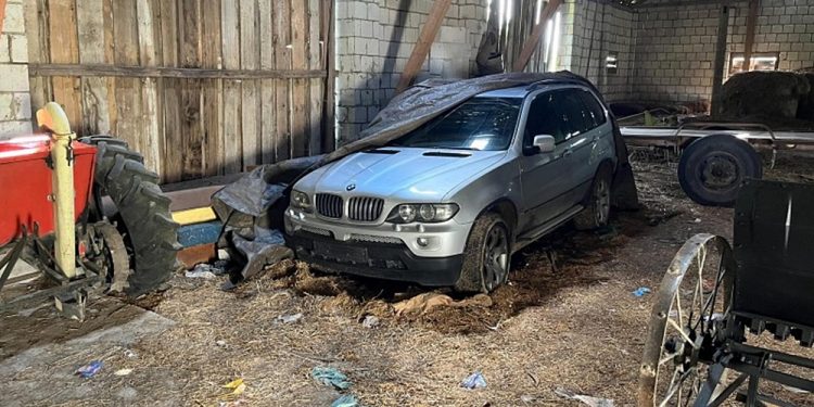 Funkcjonariusze SG odzyskali skradzione BMW