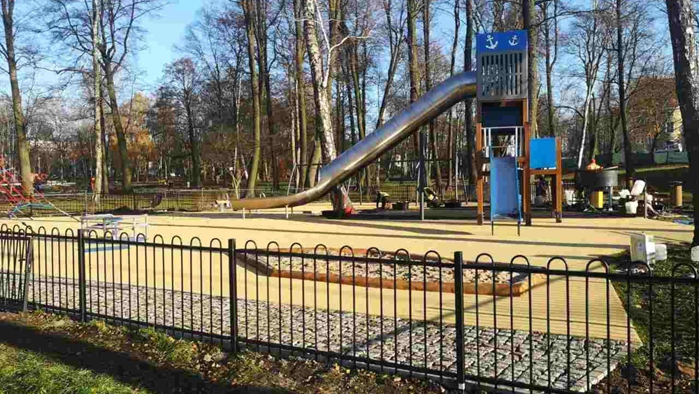 Park przy Gdanskiej Malpi Gaj elementy rekreacyjne zdj.gizycko.pl 5