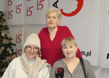 Helena Ćwiek, Ewa Moroz i Dorota Klukowska podsumowanie Mikołajkowego Autobusu Radia 5 zdjęcie