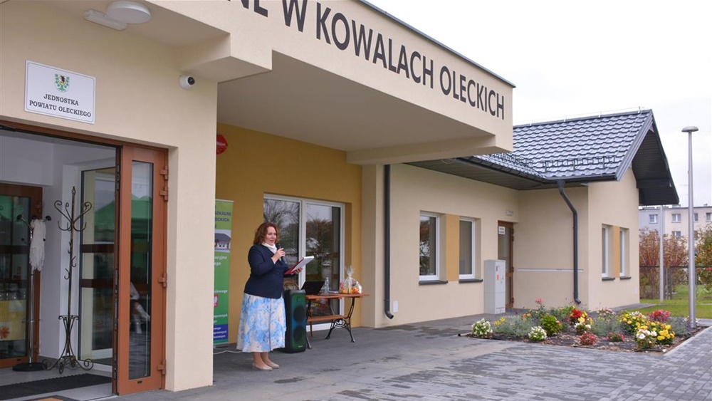 Otwarcie Powiatowego Centrum Opiekuńczo-Mieszkalnego w Kowalach Oleckichm zdj. fb Starostwo Powiatowe w Olecku, Józef Kunicki