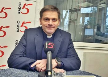 Ksiadz dr Jacek Nogowski fot. Radio 5