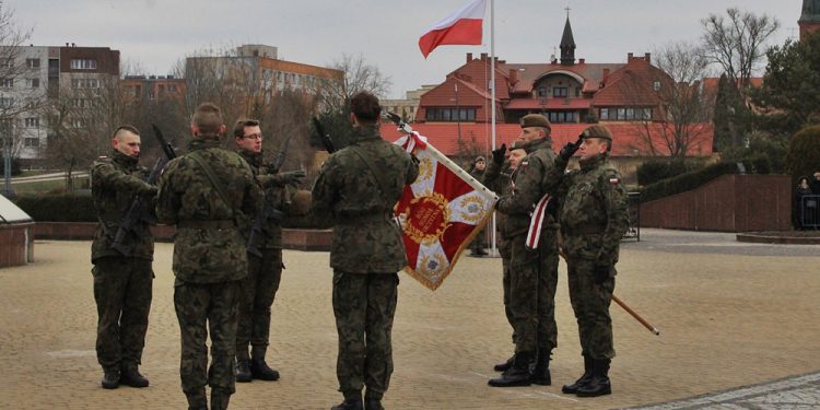 Przysięga wojskowa 4 W-MBOT w Ełku