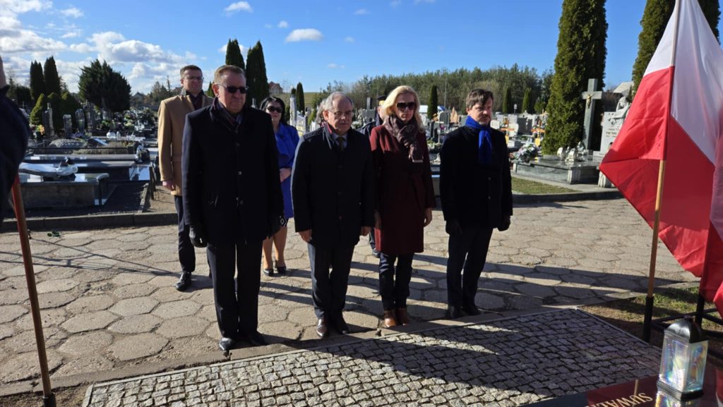 a39877c0 37a8 4e4f 8489 82ac153266d4