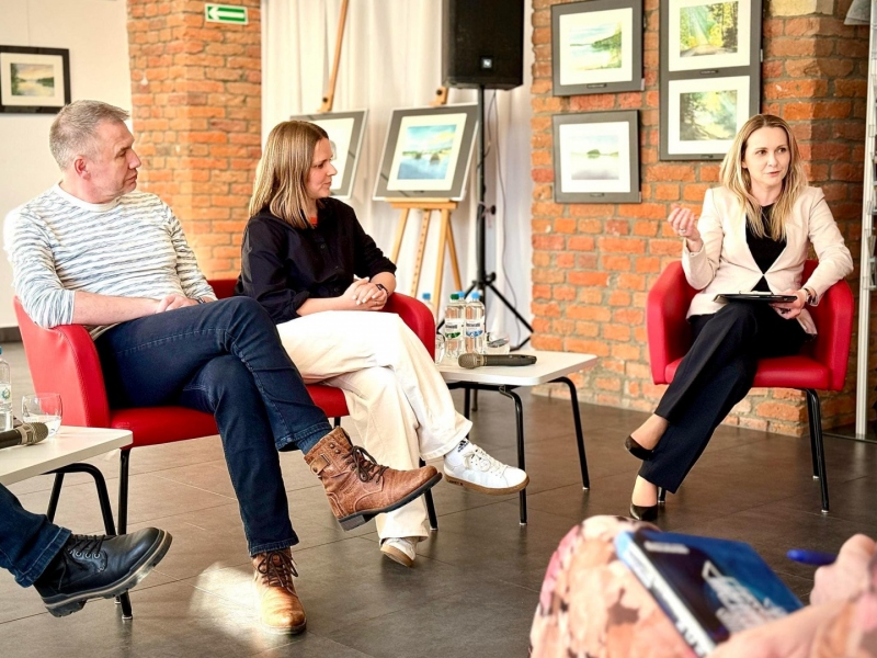 "Wolna amerykanka" w banerach reklamowych 4 debata reklamy 03