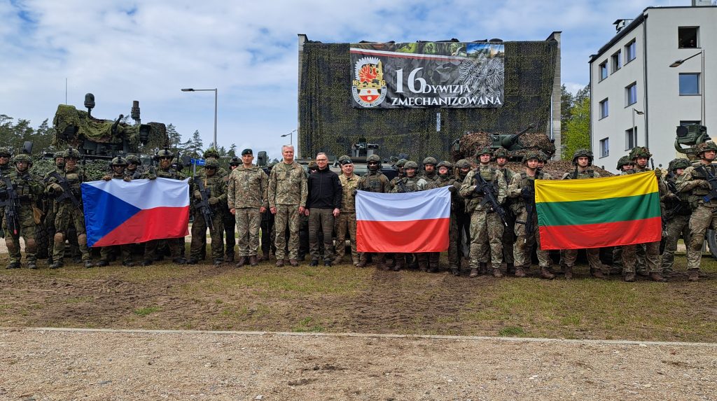 Wizyta prezydentów Polski i Litwy na orzyskim poligonie 7 20250519 121305 crop