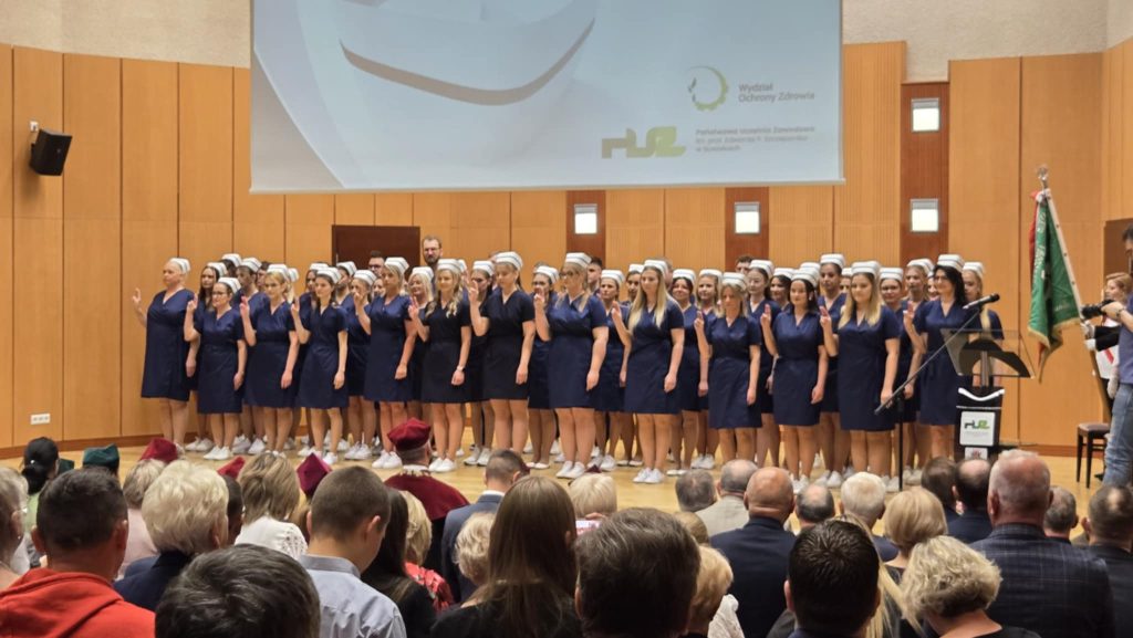 Uroczyste czepkowanie w PUZ 7 25c99256 aac0 4323 b566 4282f48e52e5