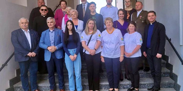 28 05 Pieniadze dla KGW i parafii