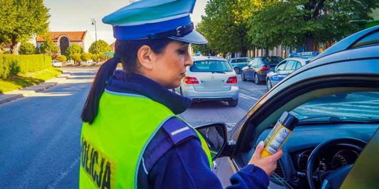 Masowe kontrole trzeźwości kierowców 1 KWP Białystok
