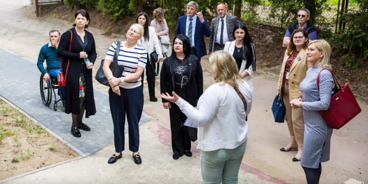 Samorządowcy z Ukrainy w województwie podlaskim. Temat wizyty to opieka społeczna 1 UMWP