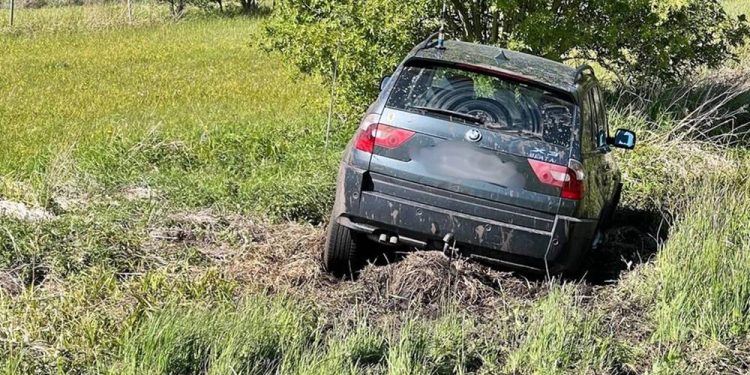 Odpowie za kradziez auta i kolizje