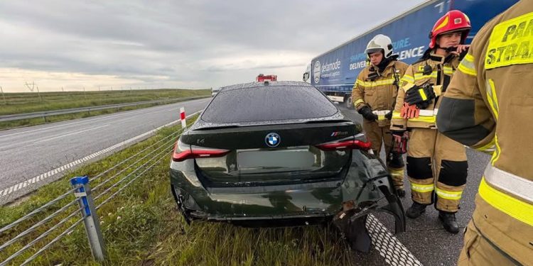 Kolizja na trasie S61 1 zdj. OSP w Nowej Wsi Ełckiej