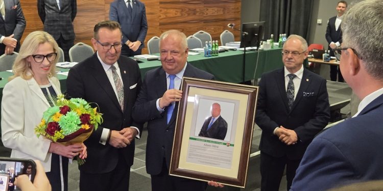 Adam Olow360ee1da 7696 4ff7 8dd8 3ae280092f9d