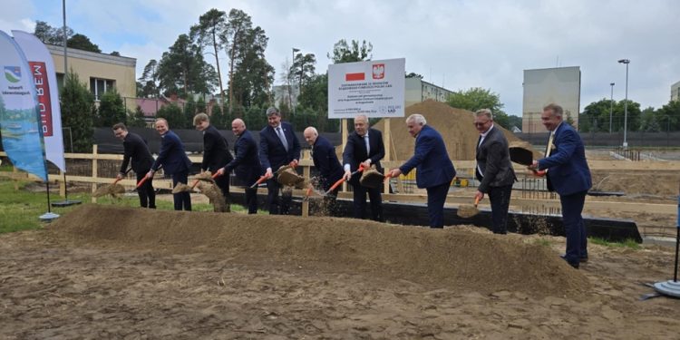 Rozpoczecie budowy sali gimnastycznej w Augustowie d852681d 9572 403a beb5 637038fedb75