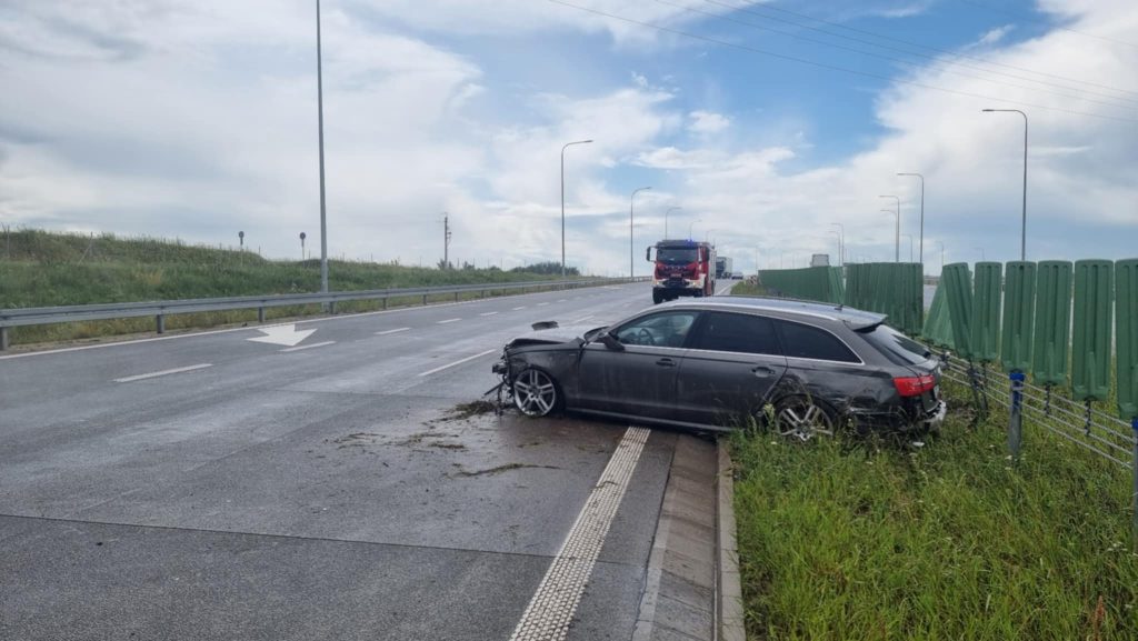 076d7d1a 8882 4cd2 b668 d29589c97340