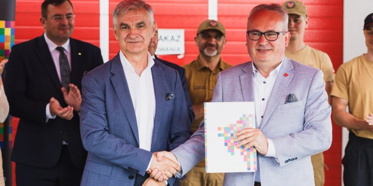 Pieniądze na sprzęt dla strażaków ochotników 1 UMWP