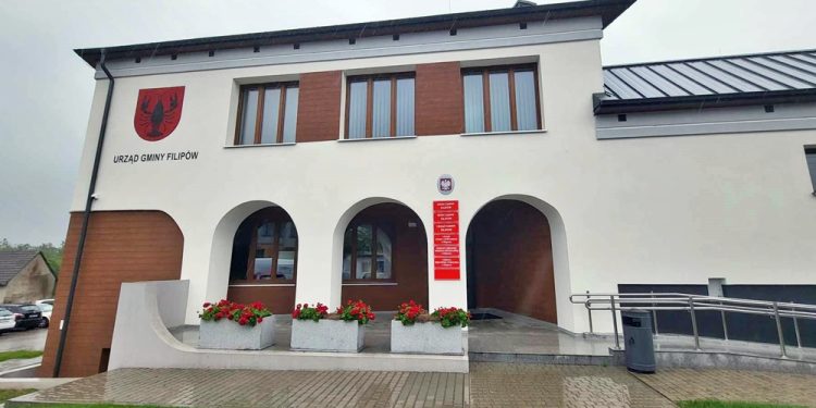 Uroczyste otwarcie zmodernizowanego budynku Urzedu Gminy 3