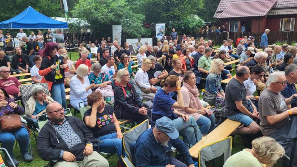 e043928b 0eb3 4ef6 933c 1ae4671ea896