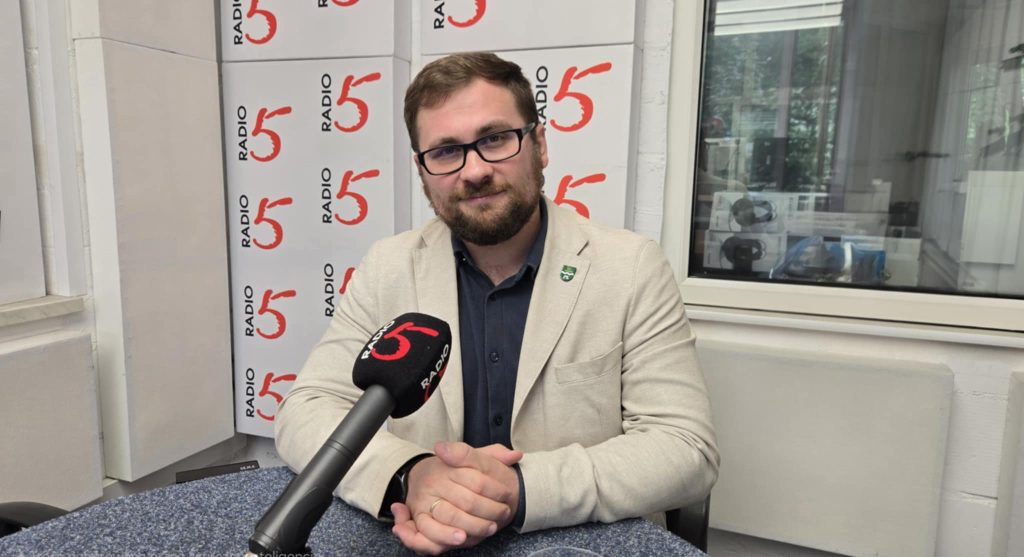 ecc5a5eb 0567 49c7 8030 1ace45875b0c