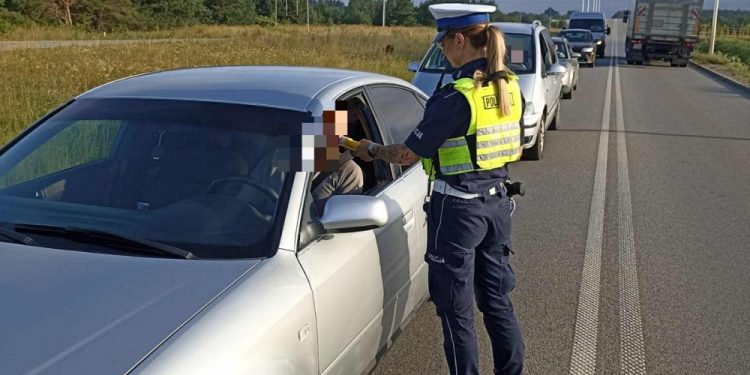 Pierwszy kierowca wpadł po godzinie 6.00 1 KMP Suwałki