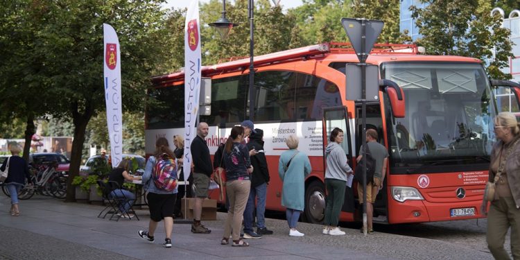 25.08.01 Aug Oddaje krew 008