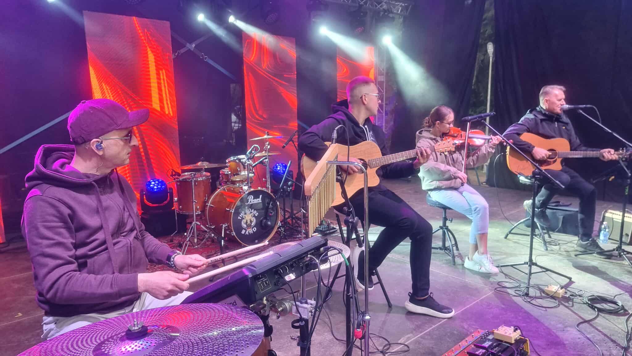 Pożegnanie lata w Becejłach 29 532340532 1114355086942565 5197910784213612271 n