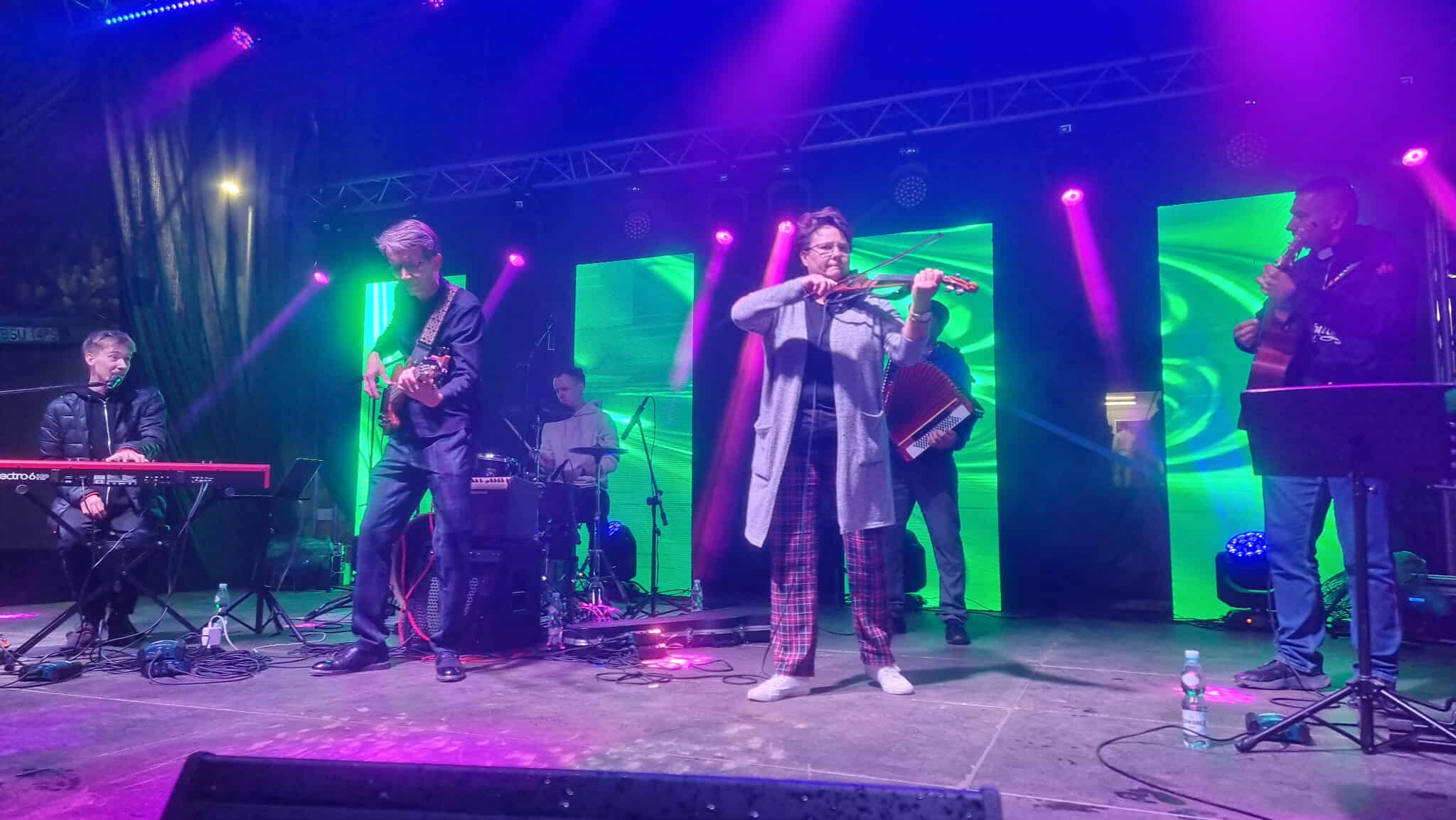 Pożegnanie lata w Becejłach 34 538031348 1032103628817441 2894217906908856691 n