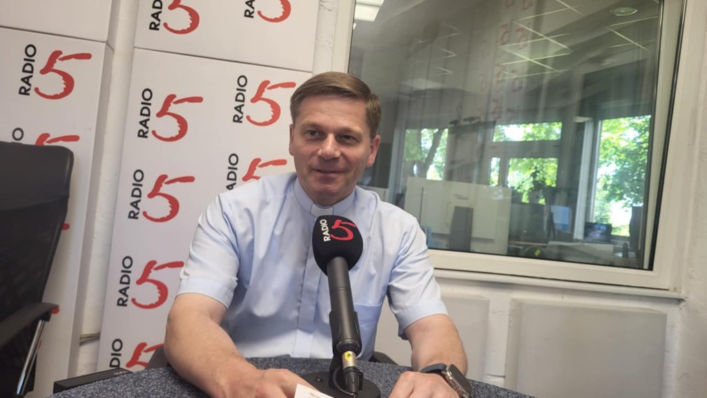 5fd036c0 53ab 43e8 914e 78ae3de16344