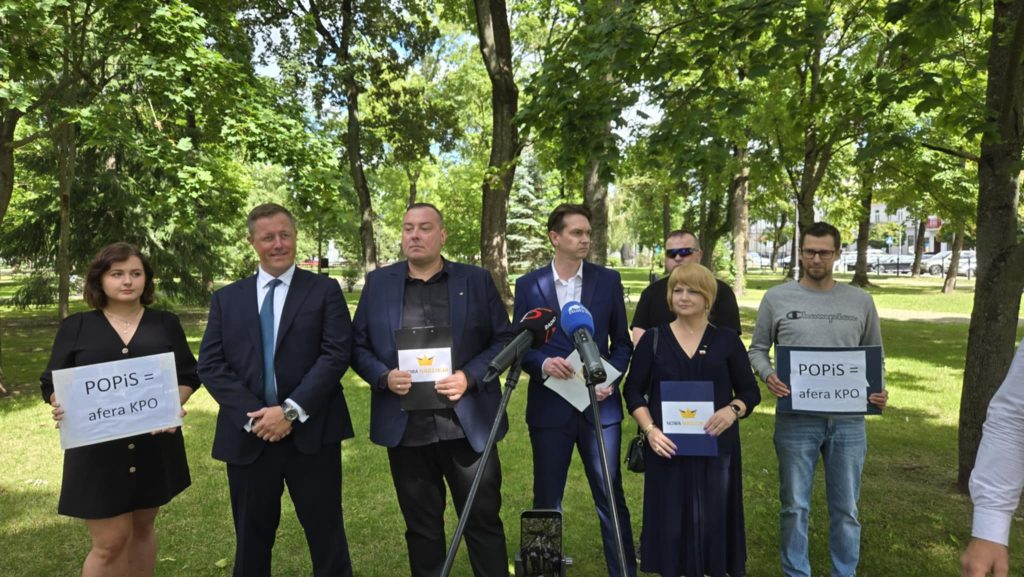 9e6ec496 2875 4edd b23c c8eab81096dd