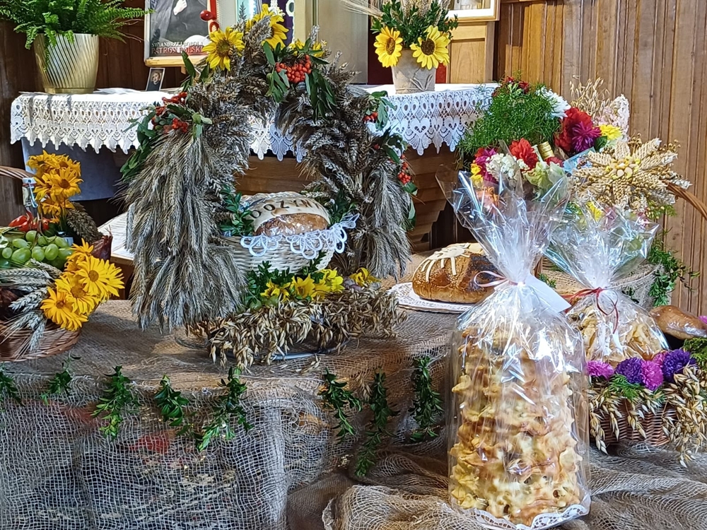 Dożynki Gminno-Parafialne w Gibach 8 Dozynki gminy Giby 538362221 1565513251532605 1577000366441537525 n