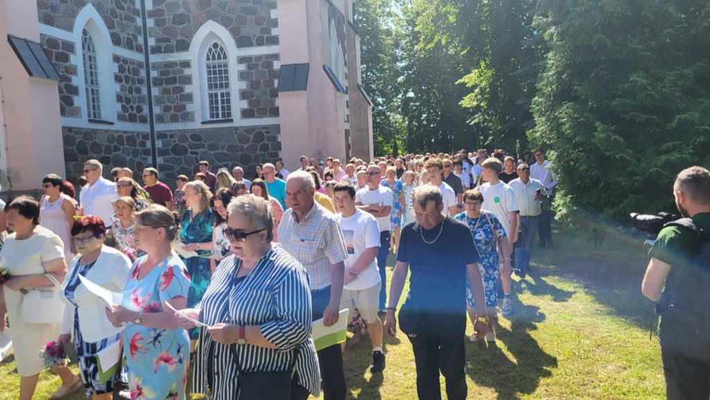 Messenger creation 12DCBADD 6111 4692 A9CC A7B2703D3FE3