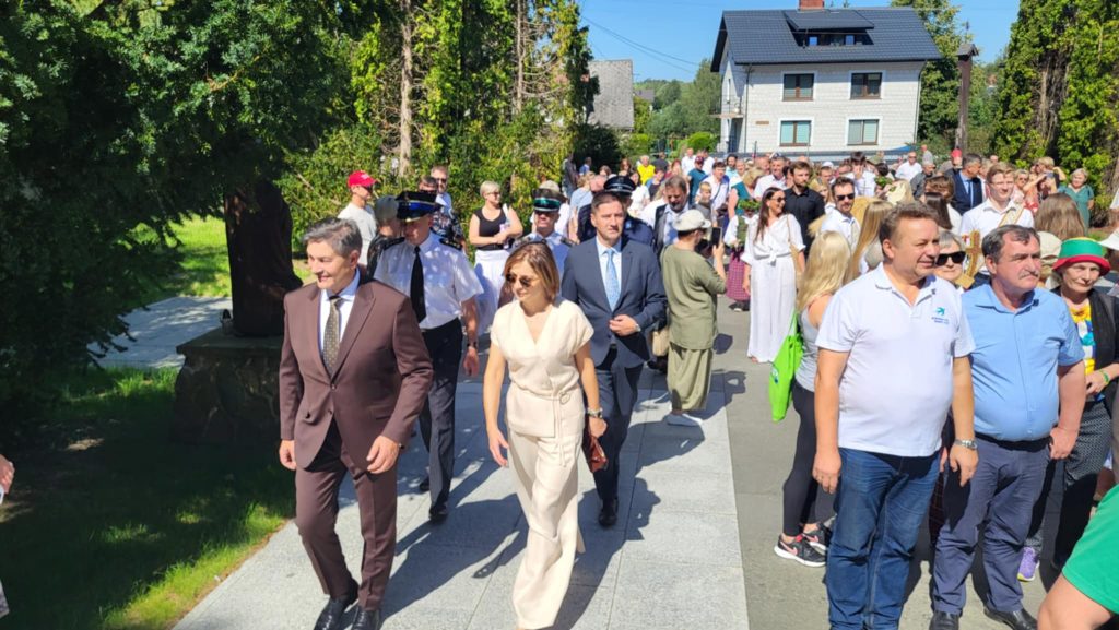 Messenger creation 44CE7144 1FBB 4D2A 83C3 7BB4FB2F53B1