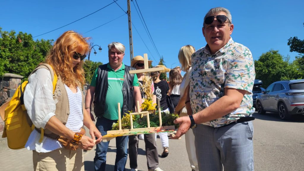 Messenger creation 503565F1 6DD1 42D1 A663 78E3515D44EA