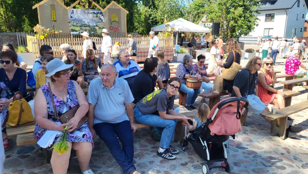 Messenger creation 6394EDDA FBC3 4E79 8761 B3575E81D09A