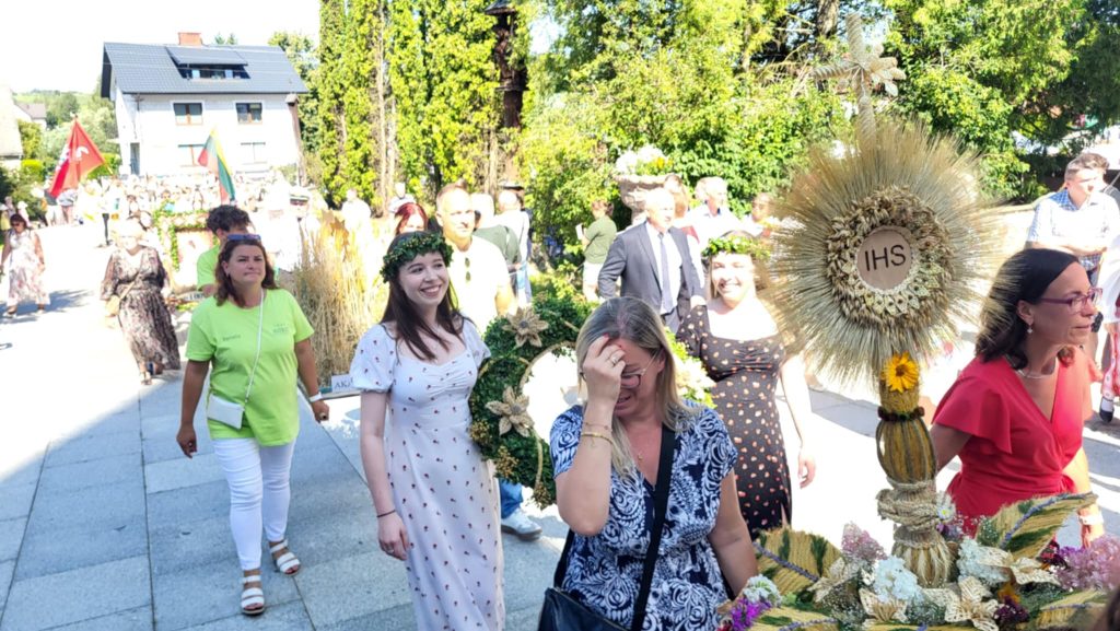 Messenger creation 76E7ECA5 4AEC 429A 9454 88EDA9703CC3