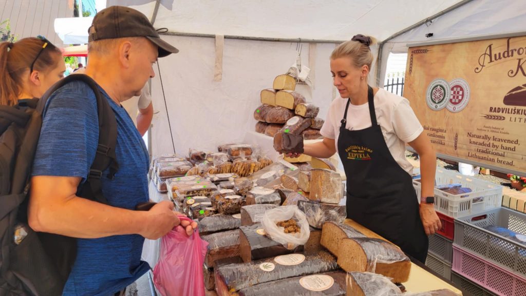 Messenger creation BC03F517 26C9 48A4 9DF1 16FC409D5432