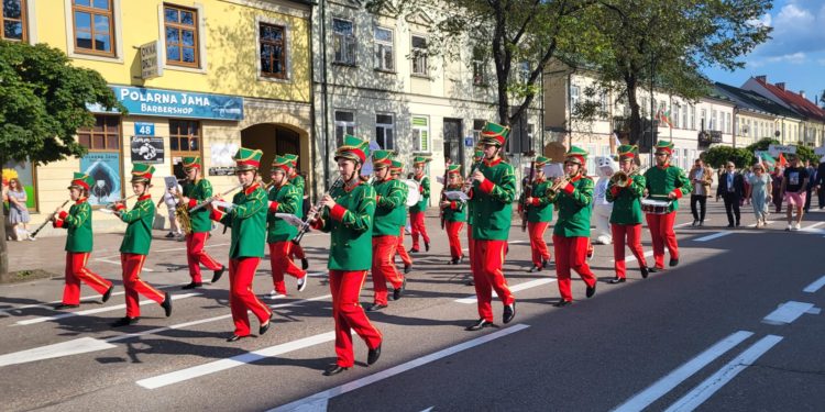 Messenger creation EE05B1A4 FCAD 4BBB 8786 54E577BD142E