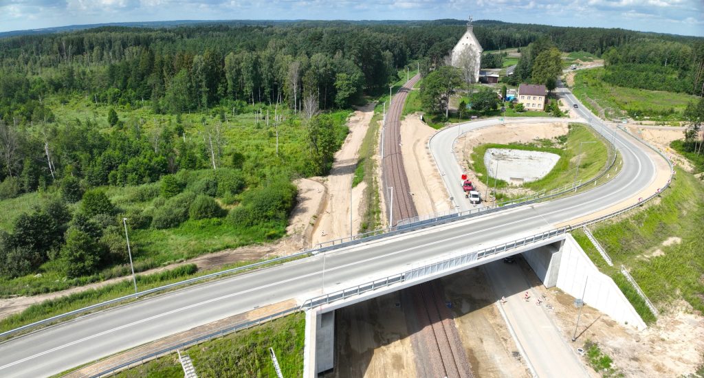 Widok z gory na wiadukt drogowy w Sterlawkach Wielkich. fot. Pawel Chamera PLK 4 crop