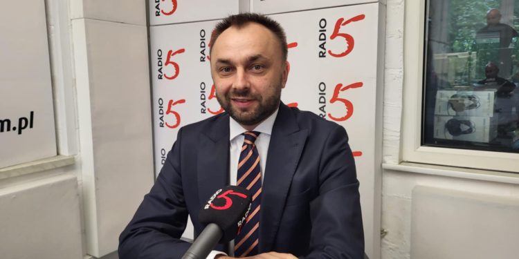 b3e4ef44 8baa 44a3 9f7d 2112ca8083f7